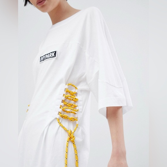 ⭐️ NWT Ivy Park White Lace-Up Sides Football Tee Shirt SMALL - Picture 3 of 11